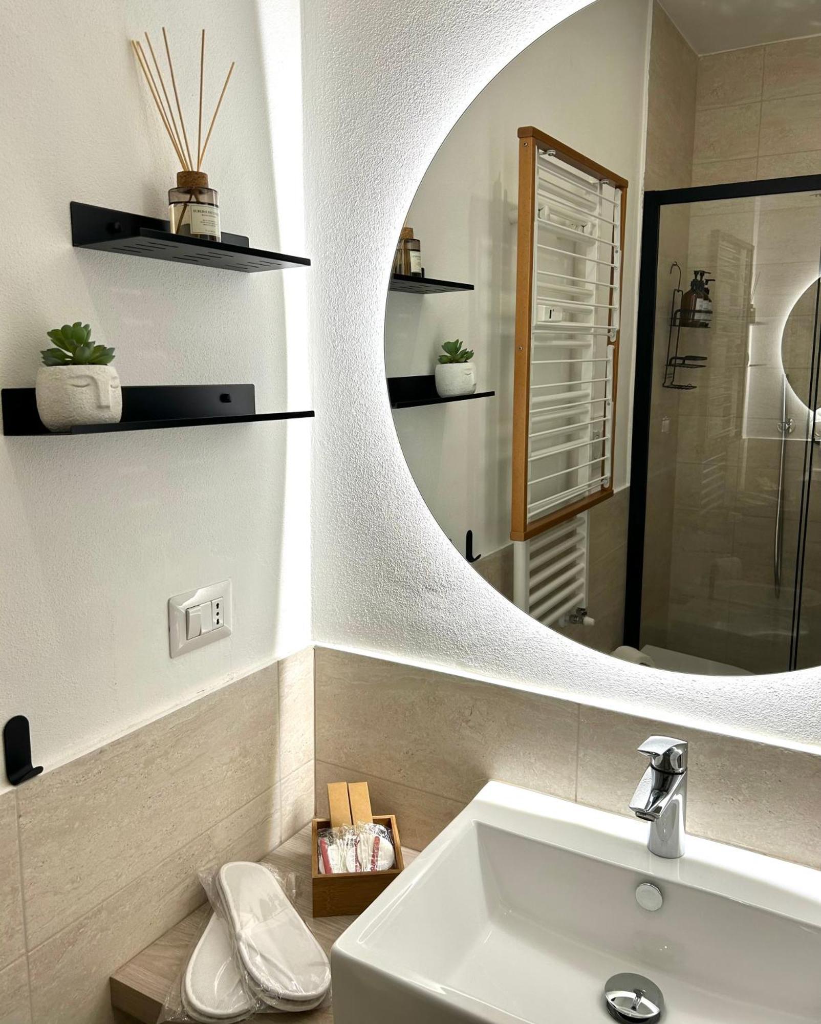 Navigli-Bocconi - Peque Home, Wi-Fi มิลาน ภายนอก รูปภาพ